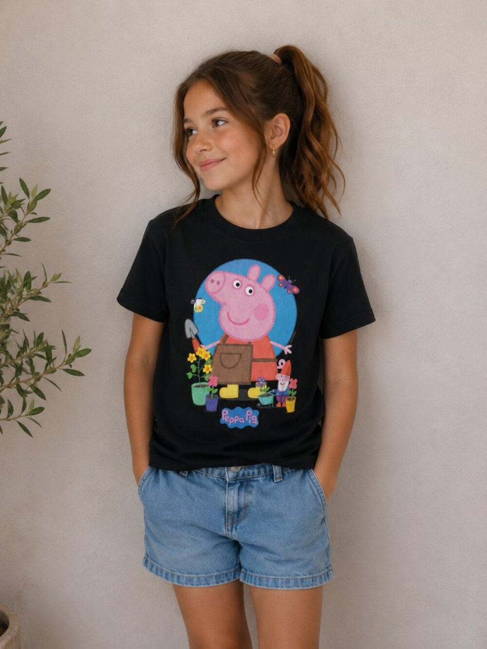 Peppa Pig Girls Black Gardening Theme T-Shirt M